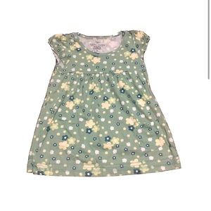 Faded Glory Girls Size 8 Green Floral Top.